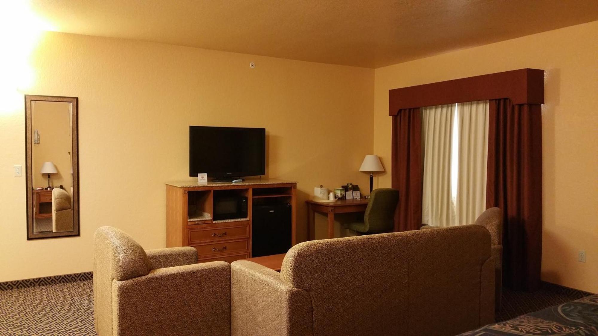 Hiway Inn Express Of Broken Bow Quarto foto