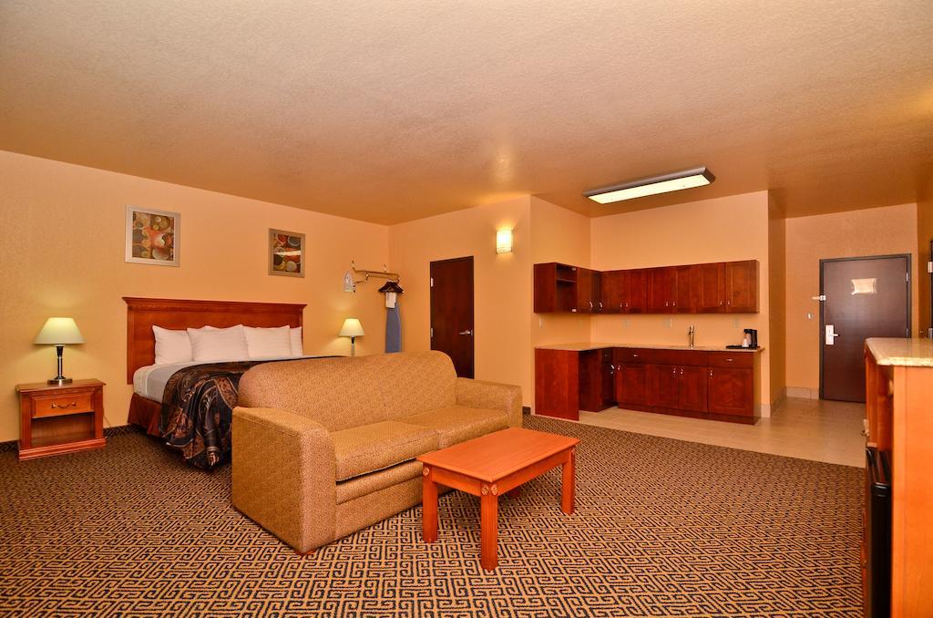 Hiway Inn Express Of Broken Bow Quarto foto
